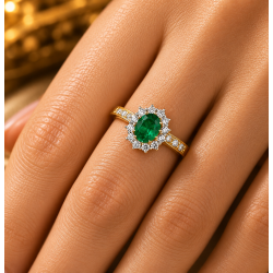 Pre Owned 18ct Emerald and Diamond Cluster Ring ZB877
